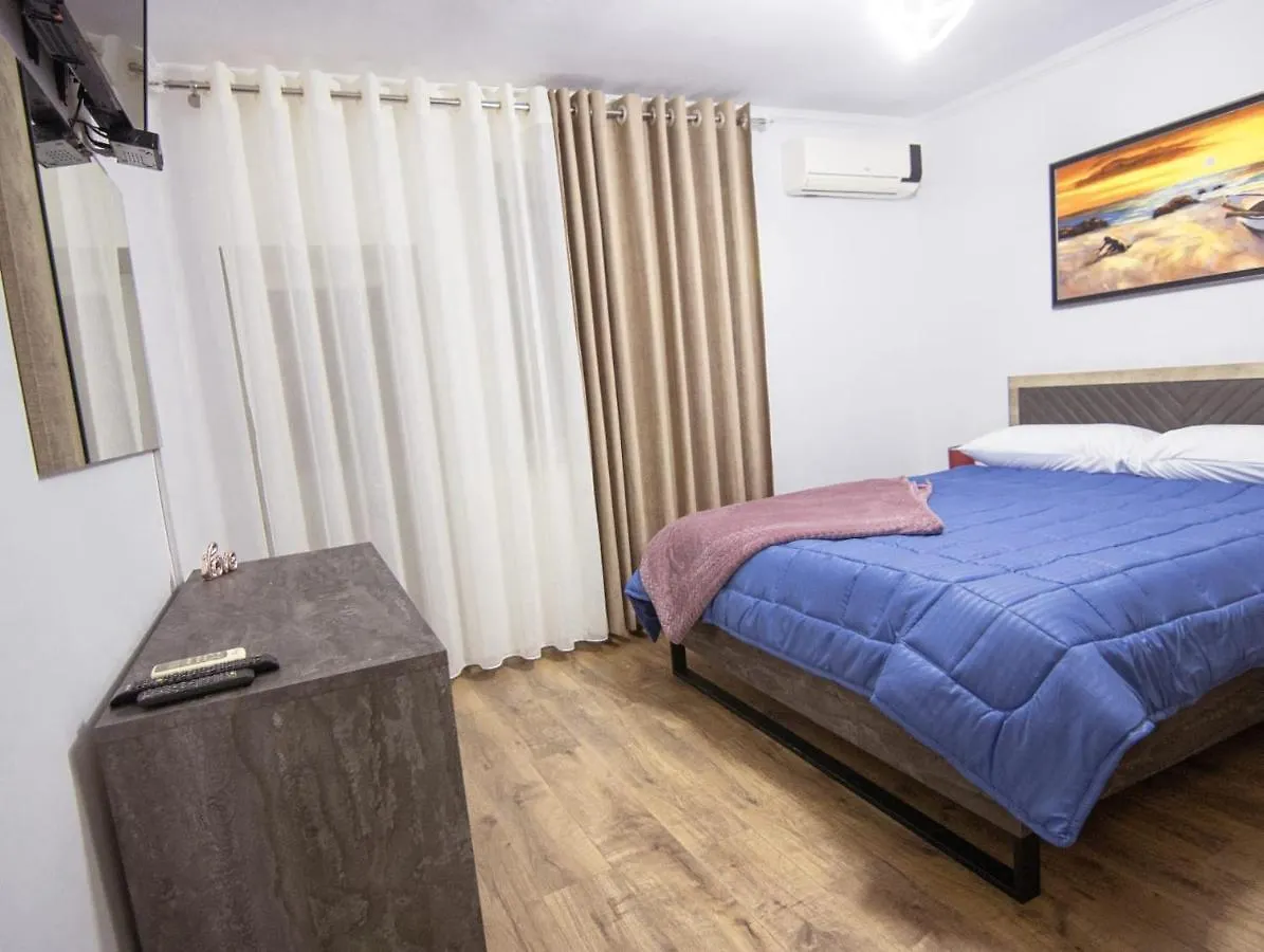Dea'S Home Tirana Center Lägenhet